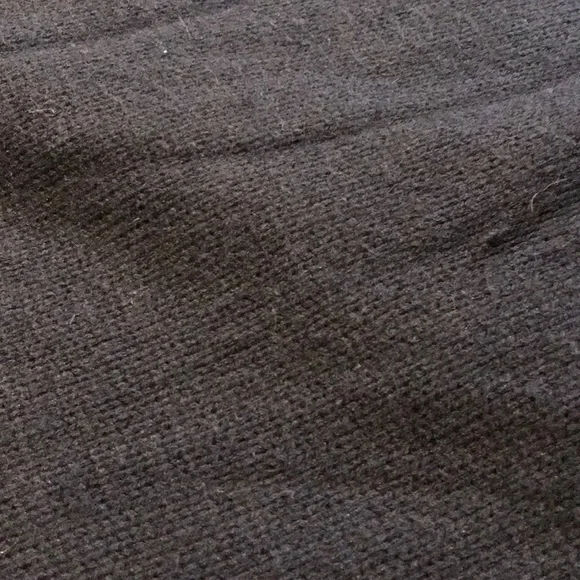 H&M black and cream sweater - Picture 8 of 8